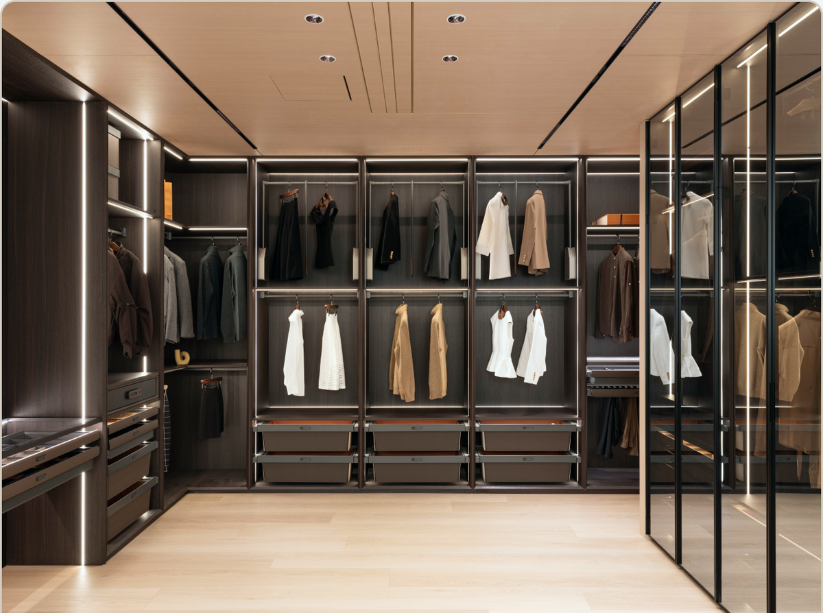 Noir Wardrobe