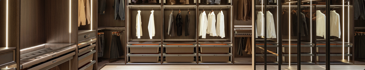 Connected Wardrobe Panorama